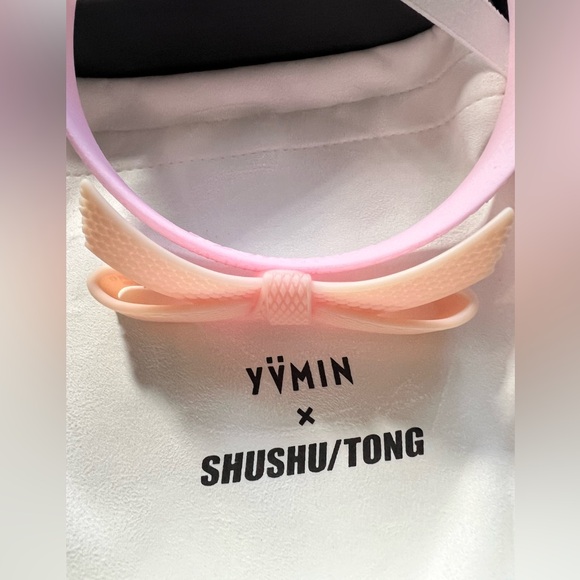 SHUSHU/TONG Pink YVMIN Edition Rubber Bow Headband - Picture 6 of 6